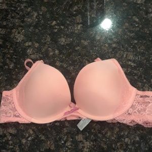 Victoria's Secret peach 36A bra
